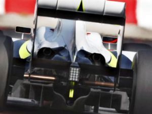 В 2011 году болиды Формулы-1 поедут на 2 секунды медленнее