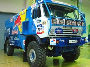 Команда КАМАЗ-Мастер показала новый гоночный грузовик