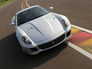 Ferrari покажет открытую версию суперкара 599 GTB Fiorano в августе