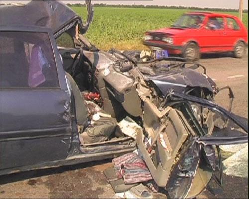 ДТП: "Opel" налетел в трактор, 4 человека были убиты. ФОТО