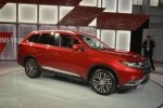  Mitsubishi Outlander    -  1