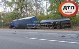 Под Киевом на Гостомельском шоссе Honda Civic разорвало о грузовик - фото 10