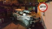 Смертельное ДТП в Киеве на Курбаса: новенький Volvo XC60 вылетел в рынок Колибрис - фото 10