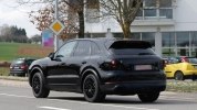 Porsche Cayenne    -  2