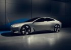BMW определилась с датой дебюта электрокара i4 - фото 2