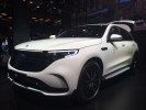 Париж 2018: Mercedes-Benz представил конкурента Audi e-tron и Jaguar i-Pace - фото 7