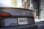 Volkswagen представил в Детройте новый Passat - фото 13
