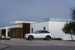 Mercedes-Benz обновила семейство «заряженных» кроссоверов GLC 63 4Matic+ - фото 25
