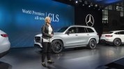 Mercedes-Benz представил новое поколение флагманского кроссовера GLS - фото 39