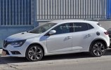 Renault приступил к тестам гибридного исполнения модели Megane - фото 2