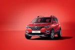 Renault рассекретила бюджетный компактвэн Triber - фото 7