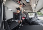 Iveco показала грузовик с тренажёрным залом в кабине - фото 1