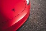 Электрокар Tesla Model 3 больше нельзя назвать скромным - фото 3