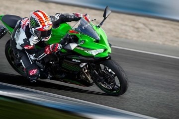 Начались продажи байка Kawasaki Ninja ZX-25R. Новини моторинку