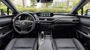 Lexus UX 300e:    -  8