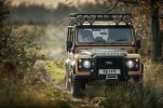 Land Rover Classic    Defender -  4