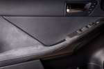 На память: Lexus выпустит спецверсию IS с атмосферным V8 - фото 13