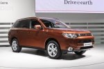 Mitsubishi   Outlander -  2