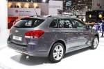 Chevrolet Cruze:    -  4