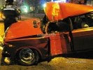 В Киеве на Харьковском шоссе ВАЗ врезался в столб – водитель в реанимации - фото 10