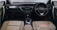      Toyota Auris -  4