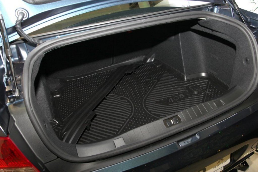 Peugeot 408 багажник
