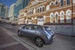  Nissan Leaf    -  2