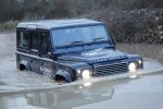 Land Rover Defender    -  16