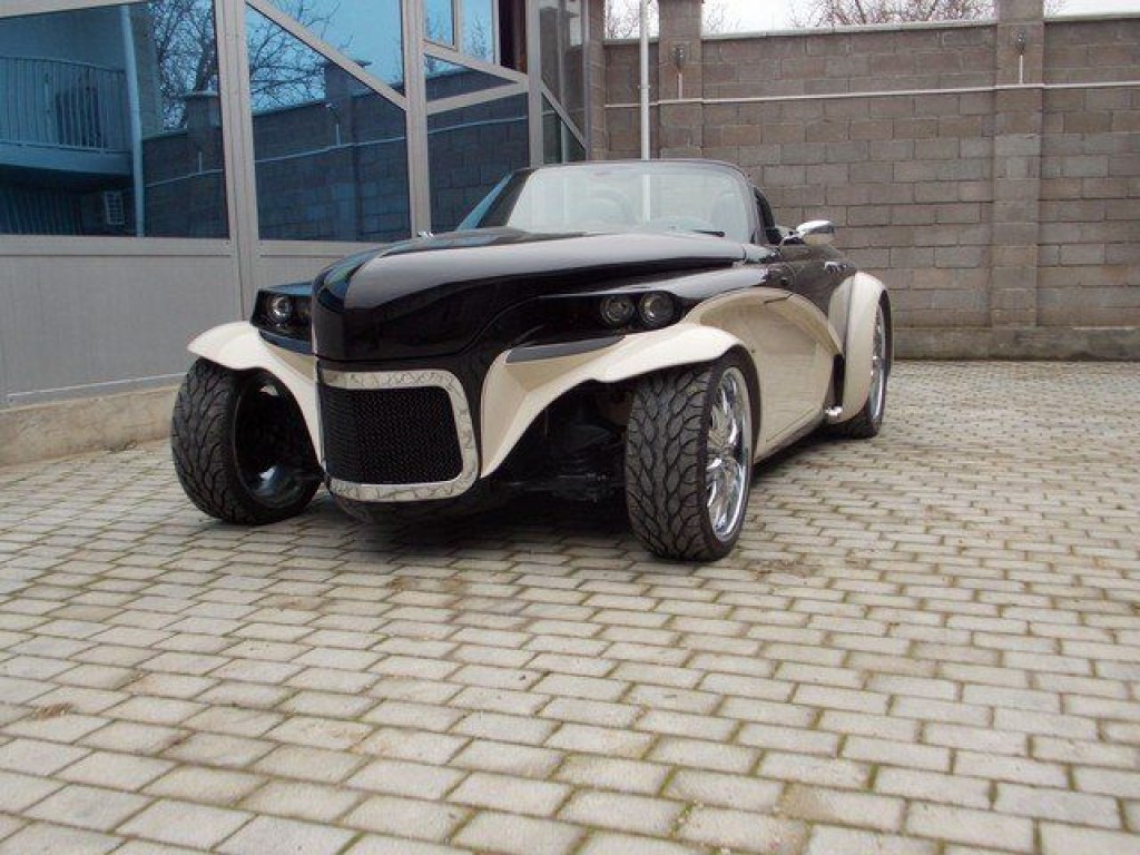 Старенький автомобиль веселые Старенький автомобиль веселые