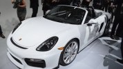   Porsche Boxster Spyder  - -  3