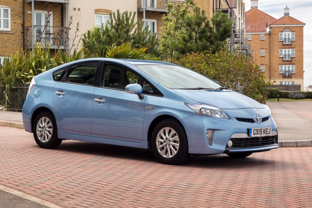 Toyota prius электромобиль
