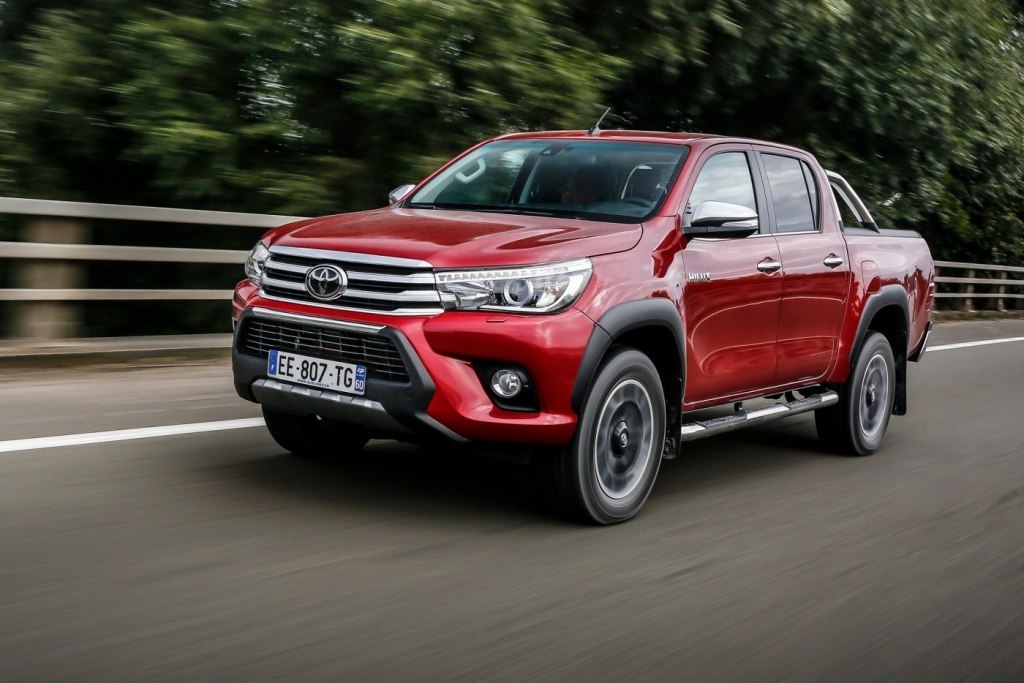 Hilux тойота размеры