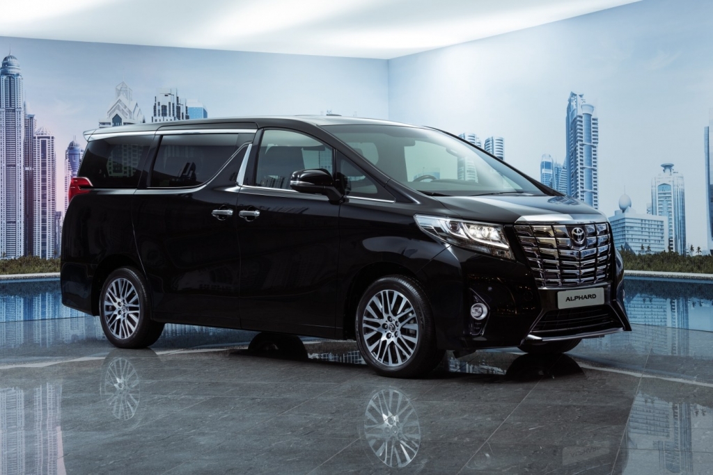 Toyota alphard б у