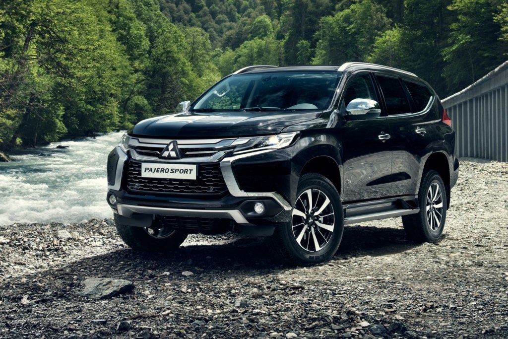 Mitsubishi pajero sport 2015