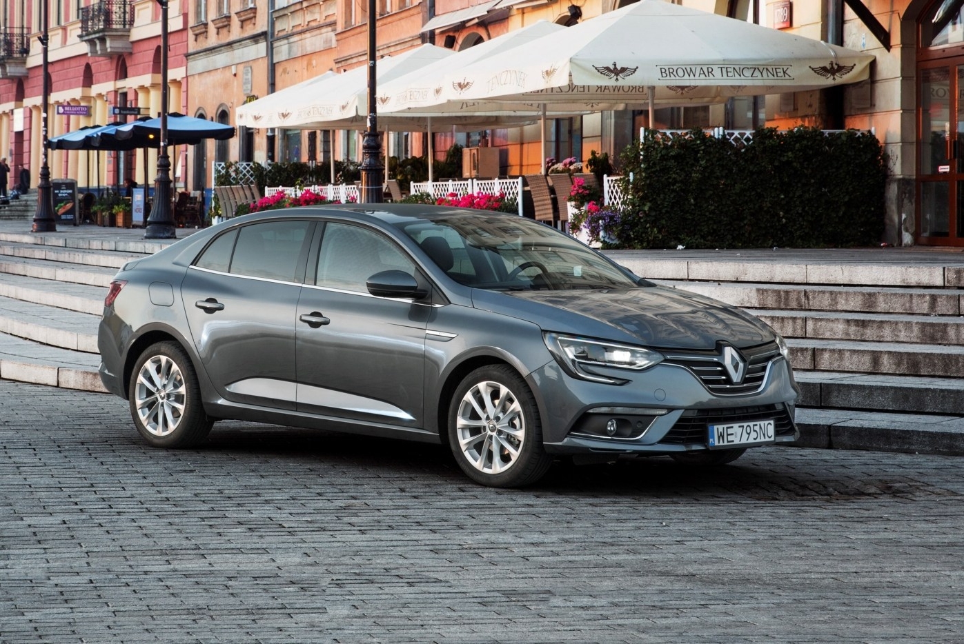 Renault Megane Sedan - цены, отзывы, характеристики Megane Sedan от Renault