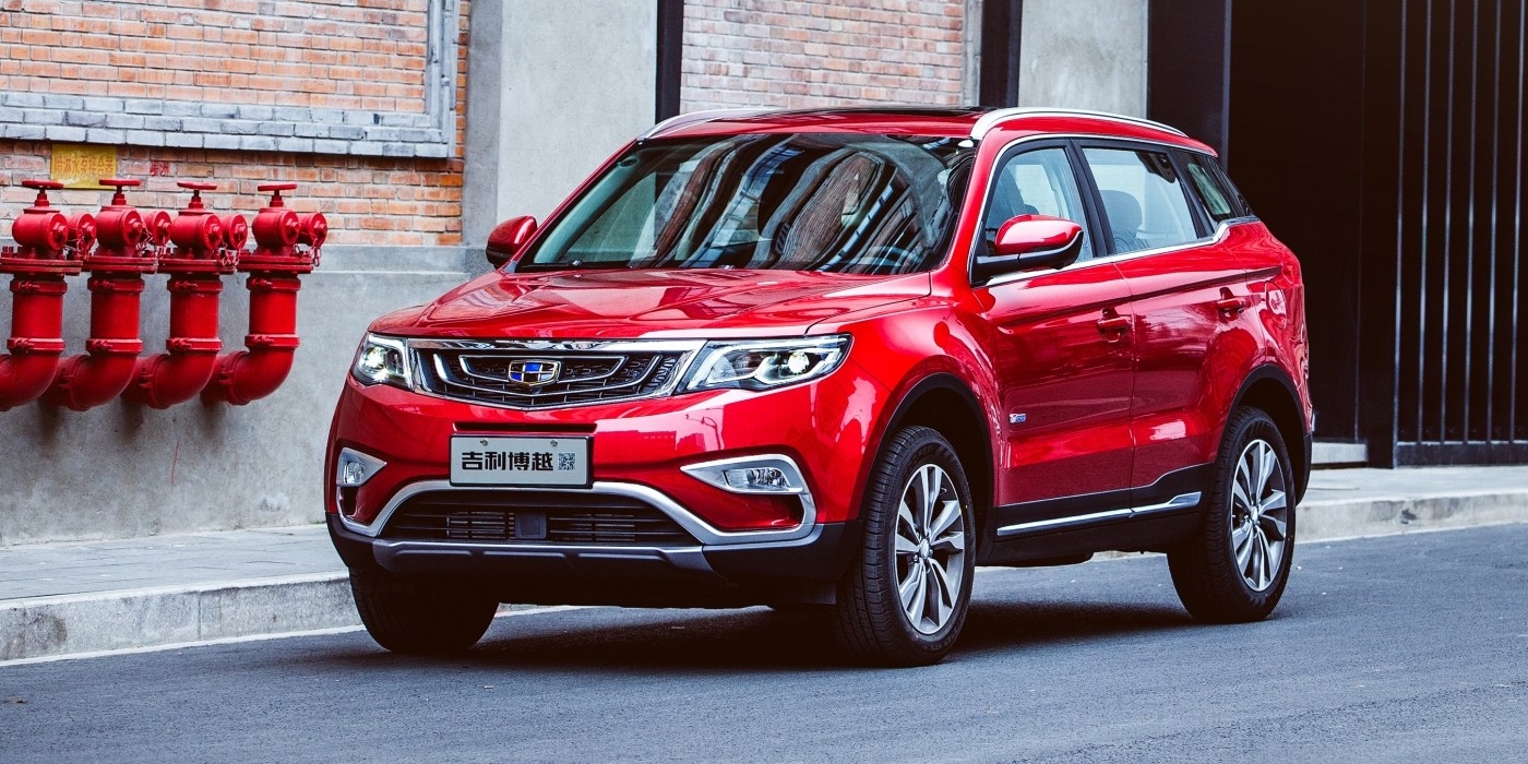 Geely atlas лиса рулит