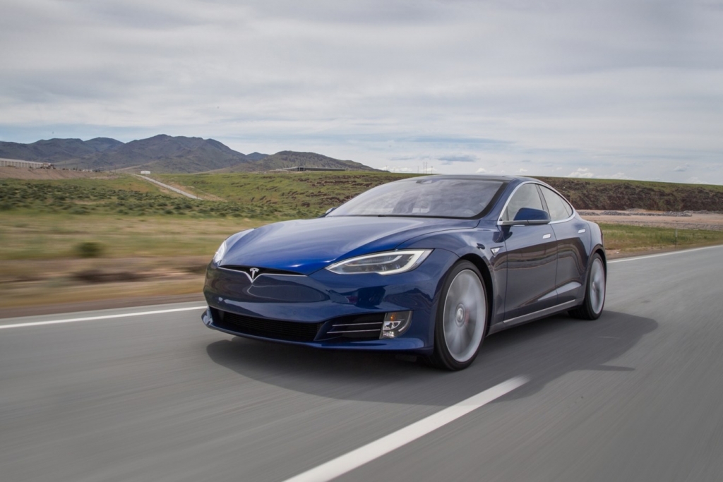 Tesla model s размеры