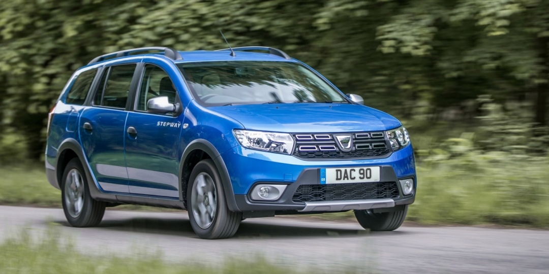 Машина dacia logan