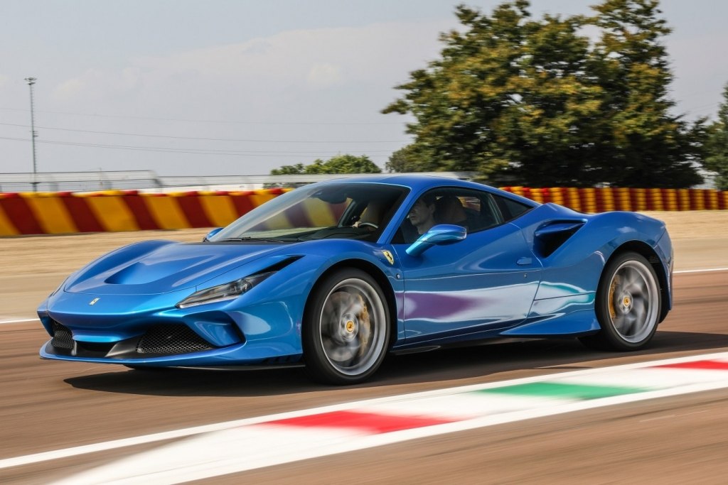 Ferrari f8 tributo фото