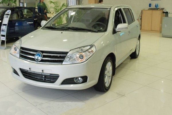 Автомобиль geely mk