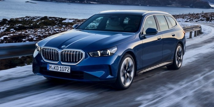 BMW 5 Series Touring (G61) 0