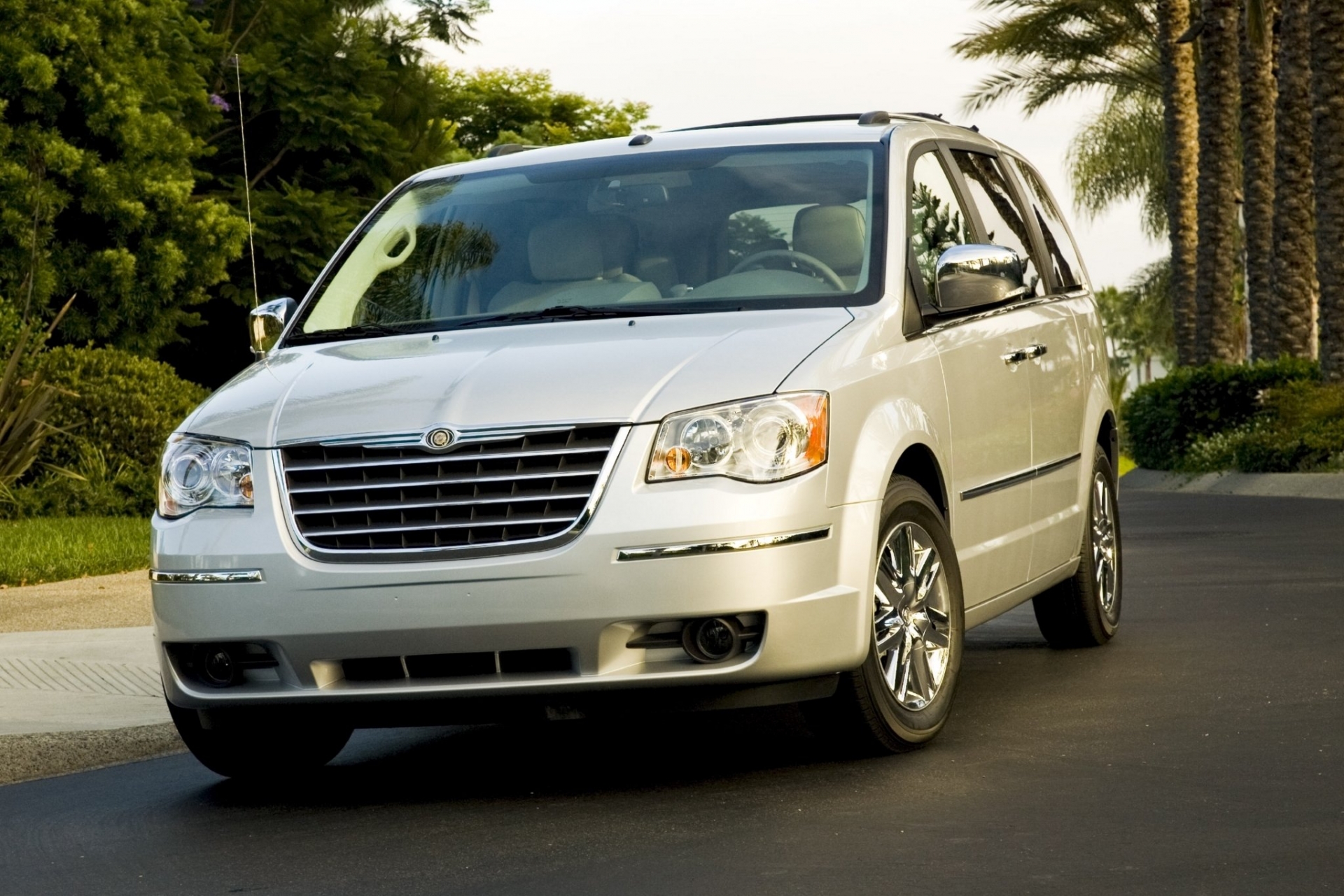 Chrysler Grand Voyager - цены, отзывы, характеристики Grand Voyager от  Chrysler