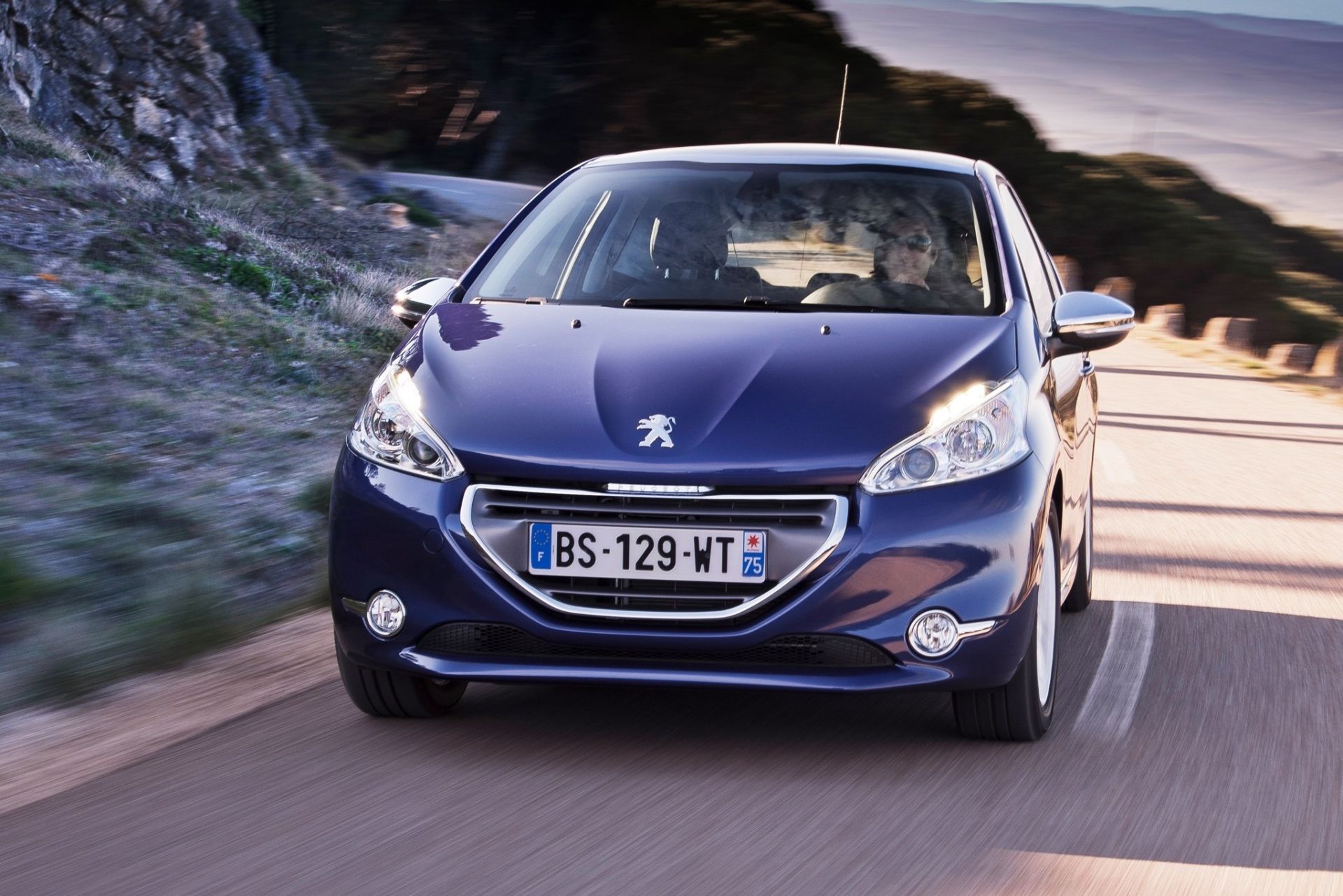 Peugeot 208 3-х дверный - цены, отзывы, характеристики 208 3-х