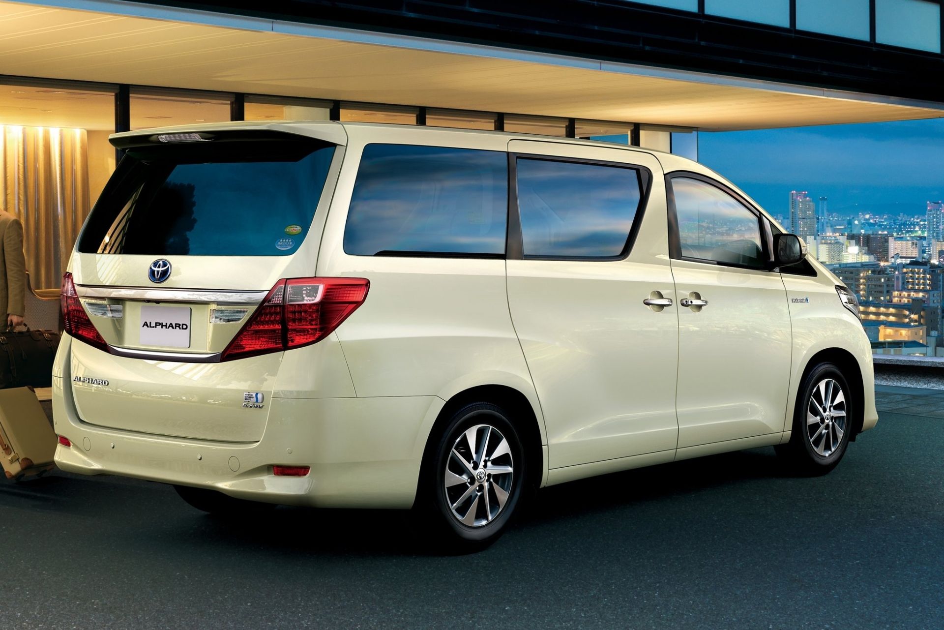 Toyota Alphard 2011