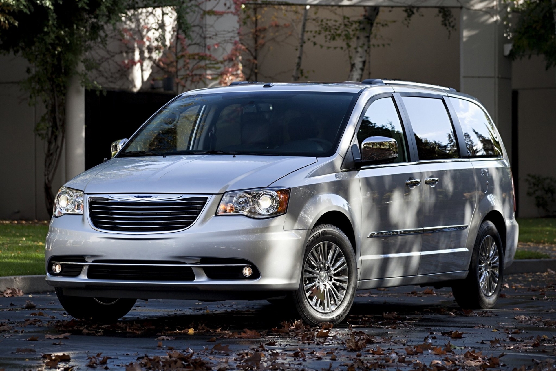 Chrysler Town & Country - цены, отзывы, характеристики Town & Country от  Chrysler