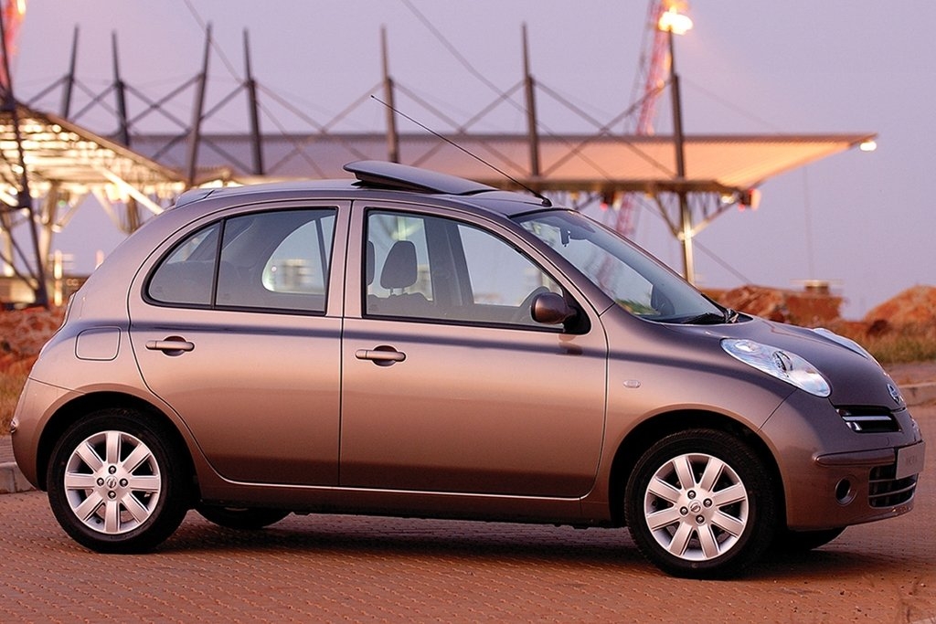 Nissan micra 2012. Nissan micra k13. Nissan micra 2012. Nissan micra 5. Маленькая машина ниссан микра.