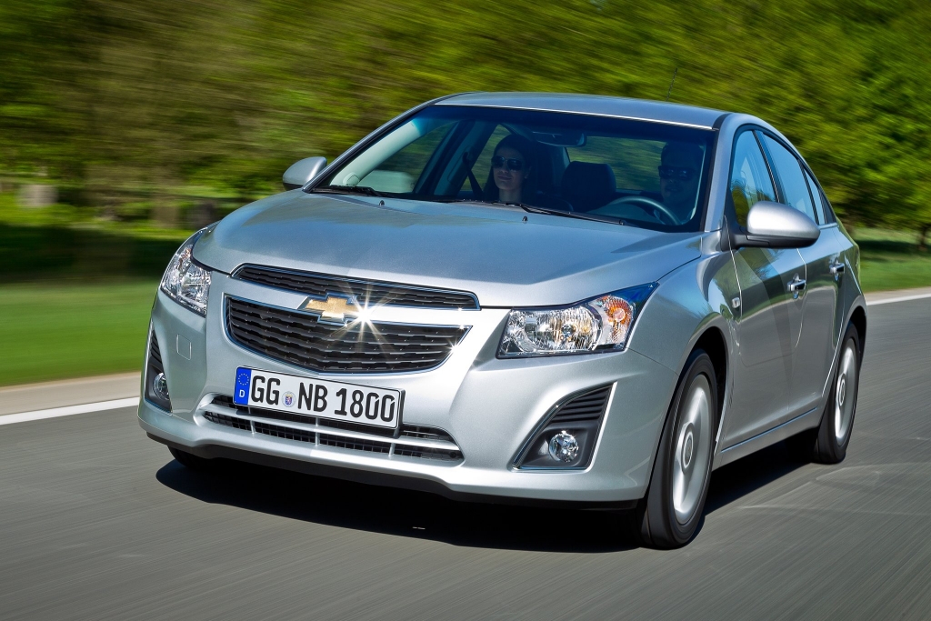 Chevrolet Cruze 2008 – 2012, поколение J300