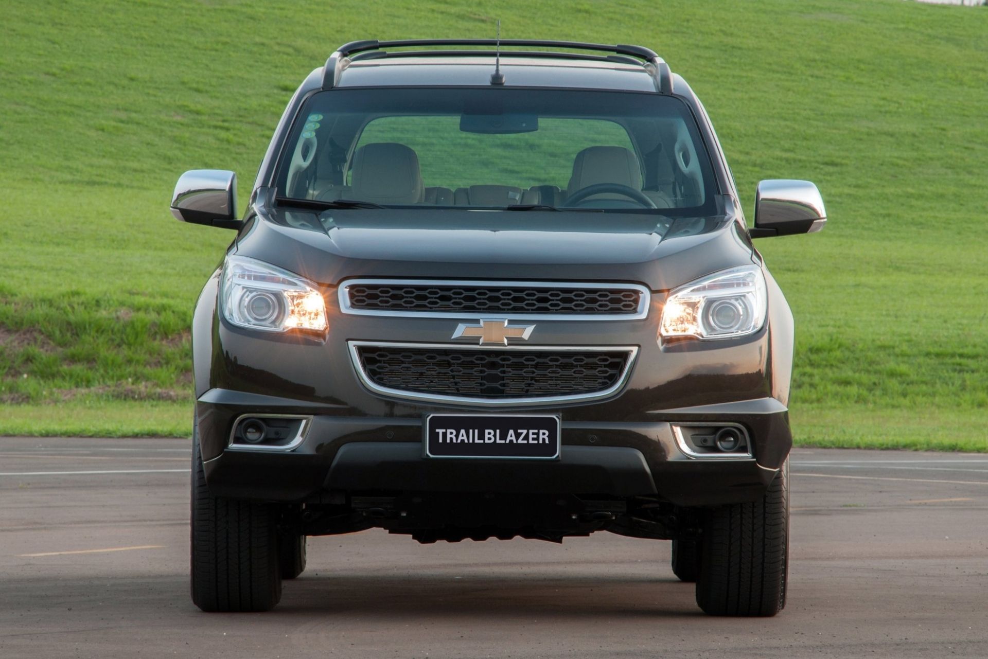 Полноприводный автомобиль марки. Шевроле trailblazer 2. Chevrolet trailblazer 2015. Chevrolet trailblazer 2012. Chevrolet trailblazer 2022.