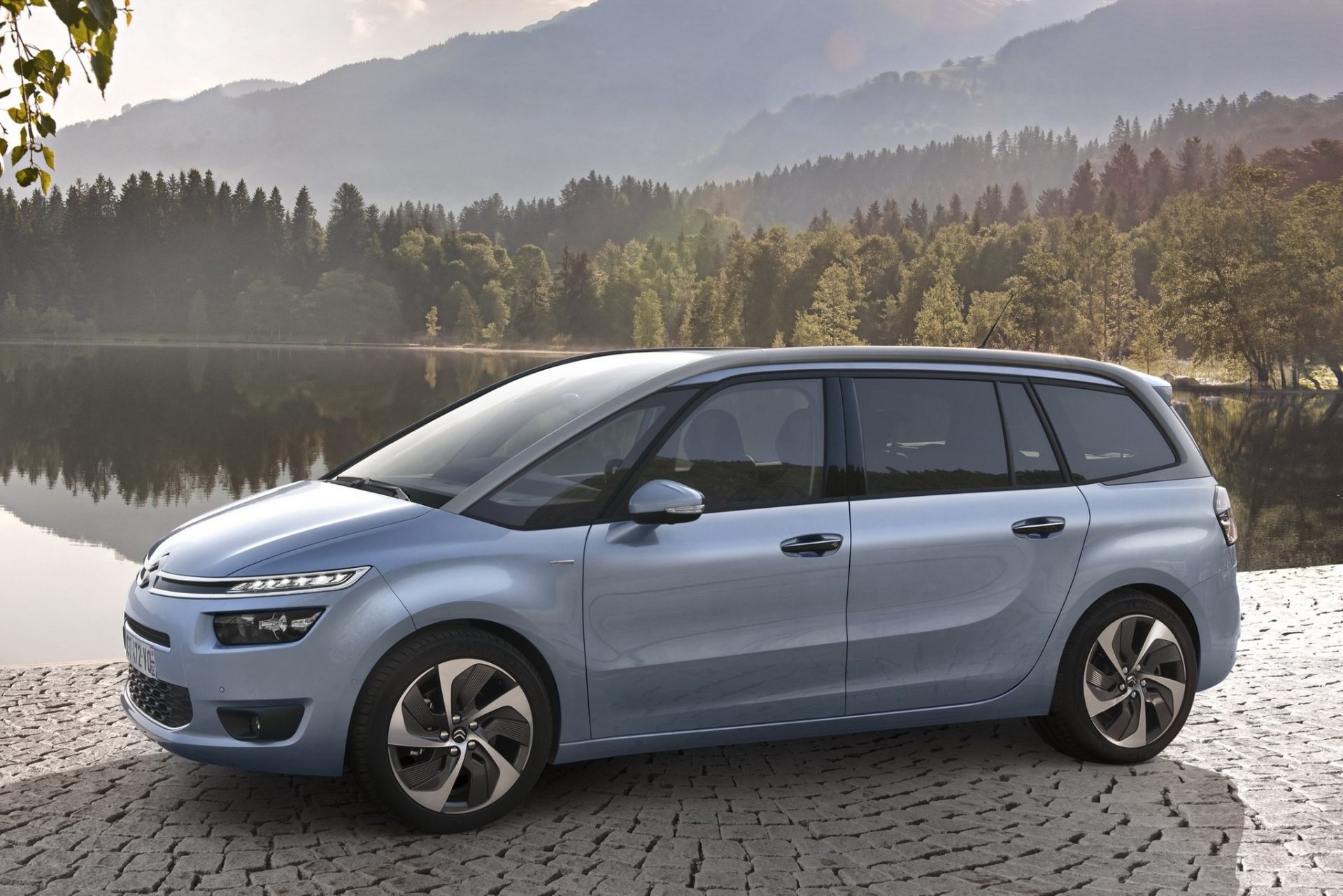 Купить Семейный Автомобиль Семиместный
