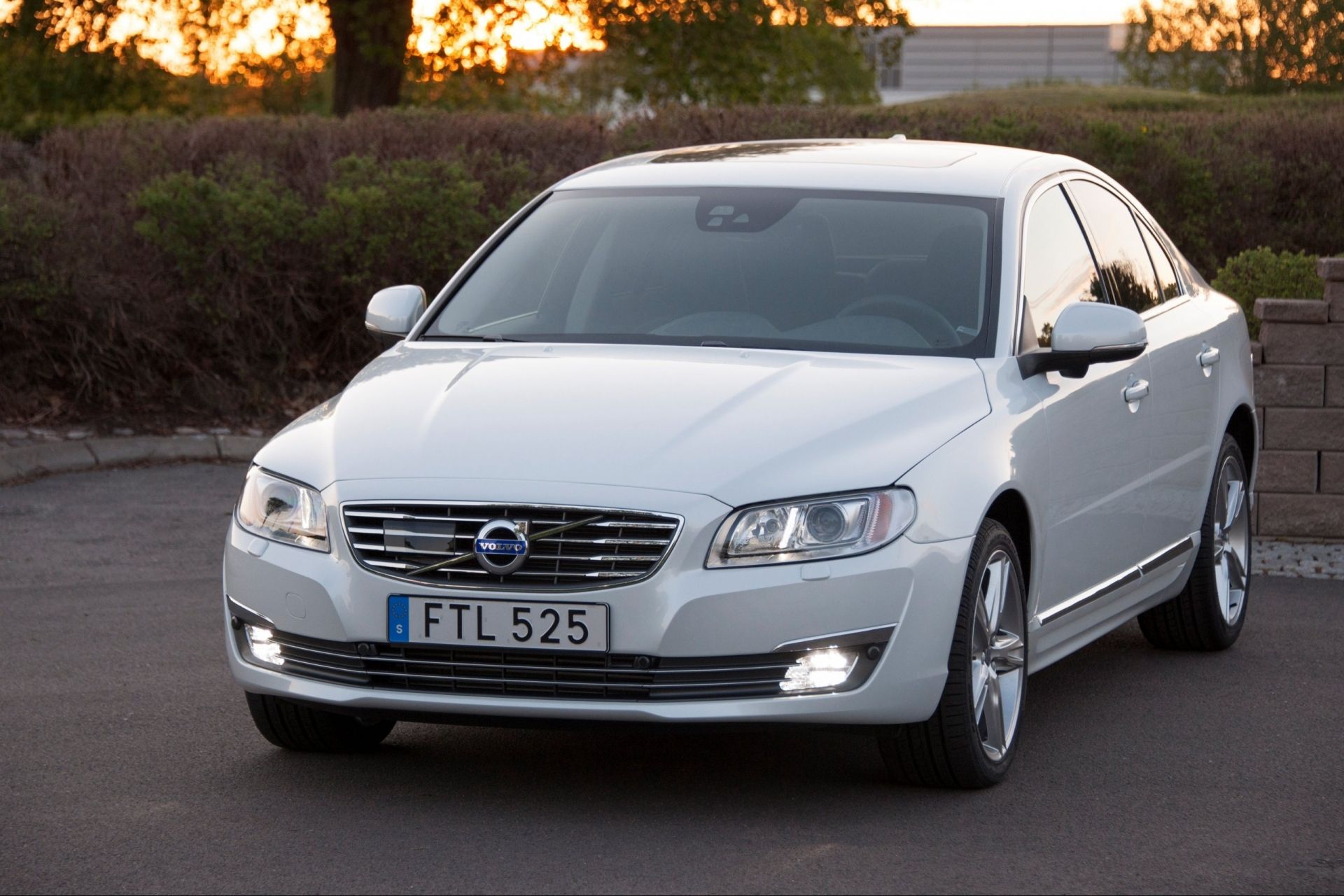 VOLVO S80 - книги и руководства по ремонту и эксплуатации - AutoBooks